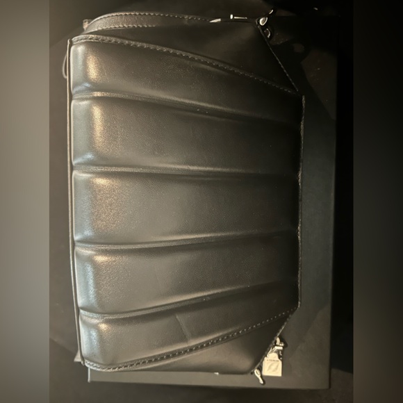 I am selling a small black authentic Givenchy Antigona crossbody bag in exc cond - Picture 5 of 15